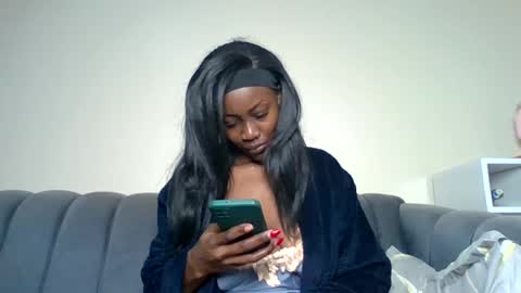 Snapshot of blackprincess25 chatting on 06-29-26, 09:04 Lorraine online show from 06-29-26, 09:04
