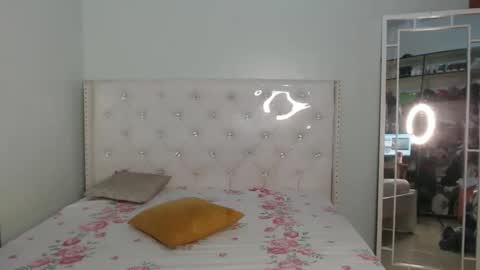 Paris online show from 05-21-26, 12:28