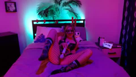 Snapshot of blackrxse chatting on 12-16-24, 07:04 Roselina online show from 12-16-24, 07:04