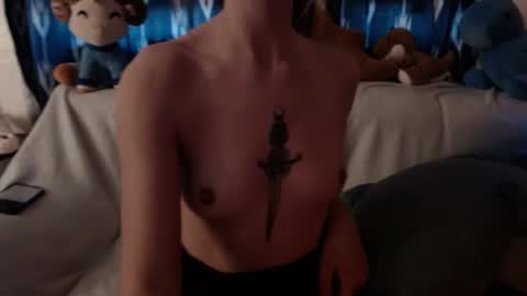 Snapshot of blackrxse chatting on 01-22-25, 12:16 Roselina online show from 01-22-25, 12:16