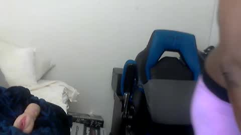 BlackShuggies online show from 04-18-26, 07:07