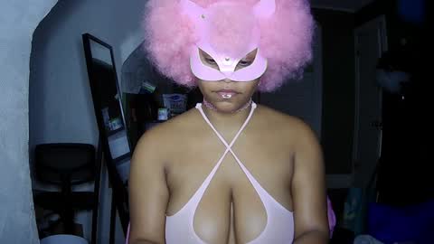 Queen Siren online show from 12-15-24, 03:56