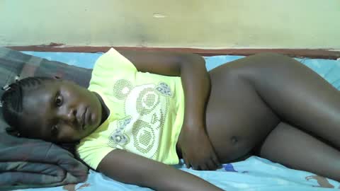 Snapshot of blackslim_girl2 chatting on 06-12-26, 12:26 blackslim_girl2 online show from 06-12-26, 12:26