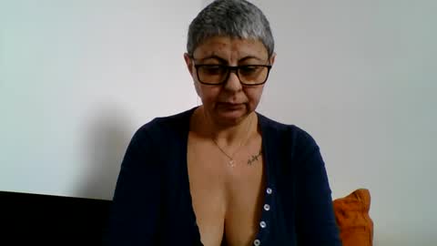 Snapshot of blackwidow05 chatting on 02-17-25, 11:02 Black Widow online show from 02-17-25, 11:02