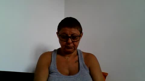 Snapshot of blackwidow05 chatting on 09-18-25, 08:49 Black Widow online show from 09-18-25, 08:49