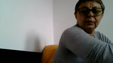 Snapshot of blackwidow05 chatting on 10-23-25, 08:46 Black Widow online show from 10-23-25, 08:46