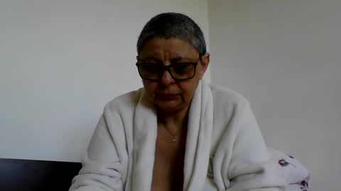 Snapshot of blackwidow05 chatting on 04-15-26, 10:00 Black Widow online show from 04-15-26, 10:00