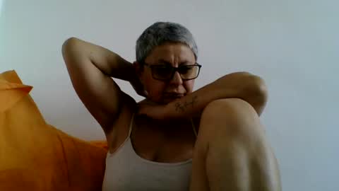 Snapshot of blackwidow05 chatting on 07-20-26, 10:39 Black Widow online show from 07-20-26, 10:39