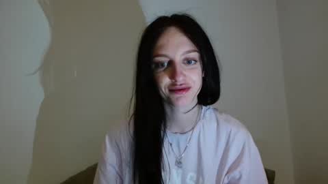 Ivy online show from 05-17-26, 04:47