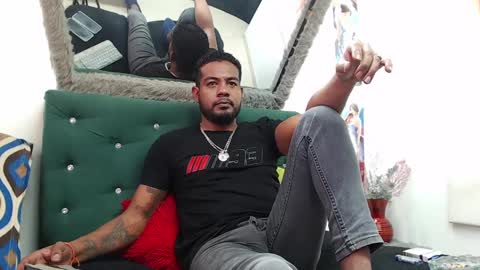 Snapshot of blade_foxx chatting on 01-07-25, 02:51 Richard online show from 01-07-25, 02:51