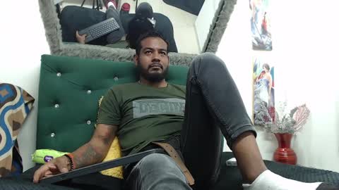 Snapshot of blade_foxx chatting on 01-22-25, 06:31 Richard online show from 01-22-25, 06:31