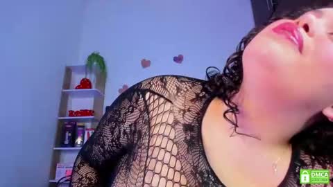 Snapshot of blair_curvy chatting on 07-10-26, 01:03 Blair online show from 07-10-26, 01:03
