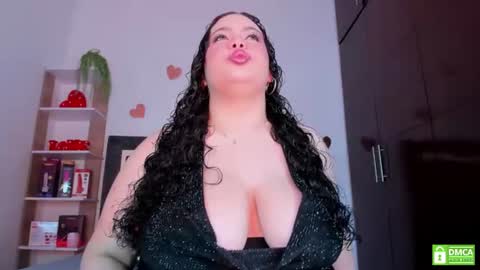Snapshot of blair_curvy chatting on 07-12-26, 12:40 Blair online show from 07-12-26, 12:40