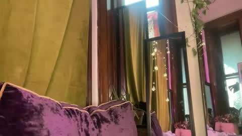 Snapshot of blair_switch chatting on 10-09-25, 11:14 Blair online show from 10-09-25, 11:14