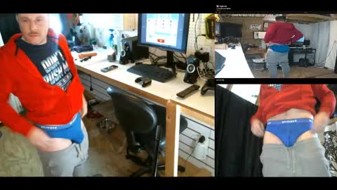 Snapshot of blakenextdoor chatting on 12-23-24, 02:02 Blake Jonson online show from 12-23-24, 02:02