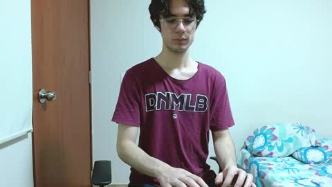 Snapshot of blakeshatter chatting on 01-07-25, 03:54 blakeshatter online show from 01-07-25, 03:54