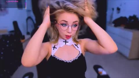 Nicole online show from 11-07-25, 05:07