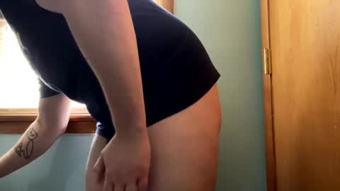 Snapshot of blissfulfoxtrot chatting on 04-27-26, 02:15 Blissful Foxtrot online show from 04-27-26, 02:15