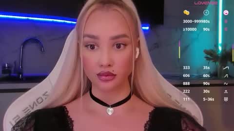 Snapshot of blond_diamond chatting on 06-01-26, 06:48 Lana online show from 06-01-26, 06:48