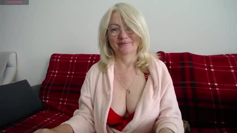 Karina online show from 05-13-26, 07:17