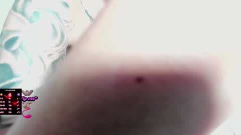 Abril INDEPENDENT MODEL online show from 01-31-26, 10:30