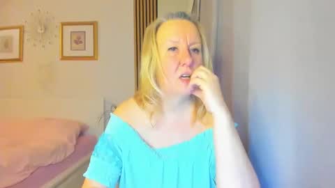 Nicole online show from 12-31-24, 02:36
