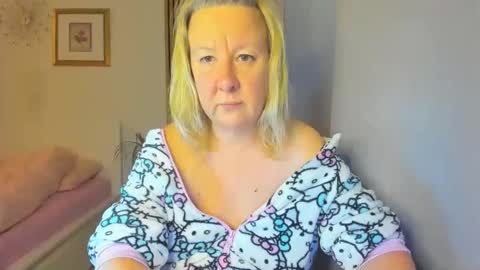 Nicole online show from 01-04-25, 04:22
