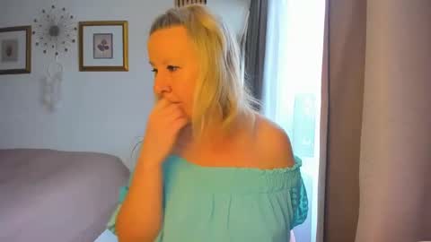 Nicole online show from 01-28-25, 09:08