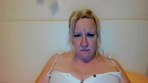 Nicole online show from 09-24-25, 08:23