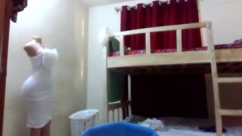 blonde_barby online show from 11-19-25, 05:40