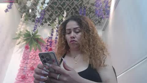 blonde_squirt_ online show from 02-15-26, 04:25