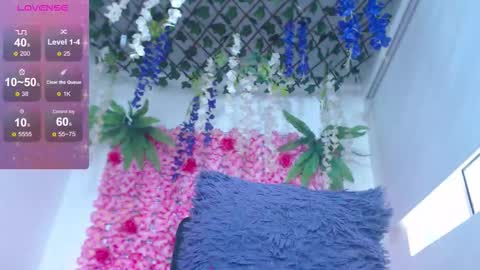 Snapshot of blonde_squirt_ chatting on 03-09-26, 03:05 blonde_squirt_ online show from 03-09-26, 03:05