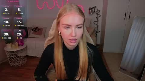 Snapshot of blonde_vibe chatting on 05-12-26, 12:35 Nessa online show from 05-12-26, 12:35