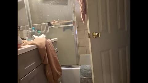 Gia  online show from 01-05-25, 07:17