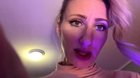 Gia  online show from 11-15-25, 06:37