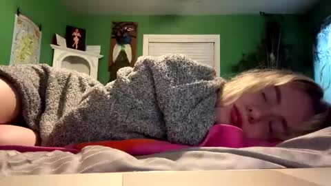 blondebunny999 online show from 02-06-26, 11:46