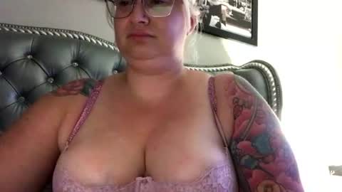Snapshot of blondecupcke90 chatting on 07-17-26, 06:53 Blondecupcake90 online show from 07-17-26, 06:53