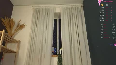 Snapshot of blondestetic chatting on 02-10-26, 06:06 Mommy online show from 02-10-26, 06:06