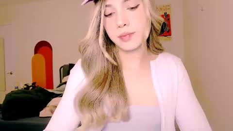 zoey  madisson 3 online show from 12-18-25, 02:17