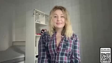 Snapshot of blondie_xoxoxo chatting on 01-19-26, 07:01 blondie_xoxoxo online show from 01-19-26, 07:01