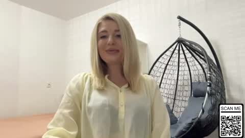 Snapshot of blondie_xoxoxo chatting on 06-22-26, 09:45 blondie_xoxoxo online show from 06-22-26, 09:45