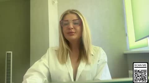 Snapshot of blondie_xoxoxo chatting on 07-18-26, 06:39 blondie_xoxoxo online show from 07-18-26, 06:39