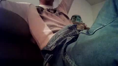 Snapshot of blondieblu89 chatting on 12-30-24, 05:37 First Time College Boy online show from 12-30-24, 05:37