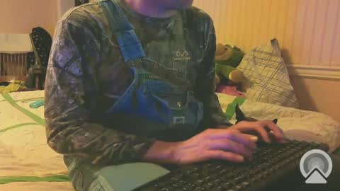 Snapshot of blondieblu89 chatting on 02-18-25, 11:22 First Time College Boy online show from 02-18-25, 11:22