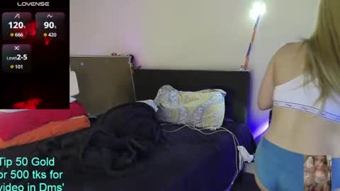 Snapshot of blondiebubblebooty chatting on 06-18-26, 10:14 Bubbles online show from 06-18-26, 10:14