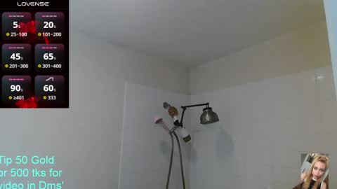 Snapshot of blondiebubblebooty chatting on 06-27-26, 01:10 Bubbles online show from 06-27-26, 01:10