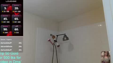 Snapshot of blondiebubblebooty chatting on 06-28-26, 10:38 Bubbles online show from 06-28-26, 10:38