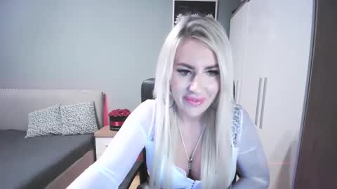 BlondLeyla online show from 12-16-25, 02:22