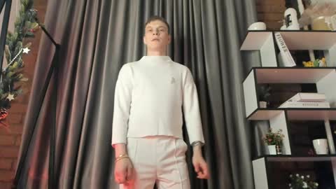 Alik online show from 04-15-26, 08:31