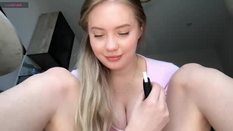 Blondy bunny online show from 05-27-26, 02:08